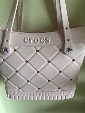 CROCS Quilted Light Pink Tote with Mauve Dot Accents